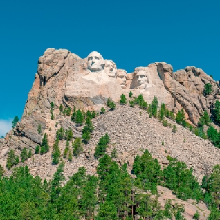 Compare and book with the highest-rated car rental agencies in the US through Viajemos