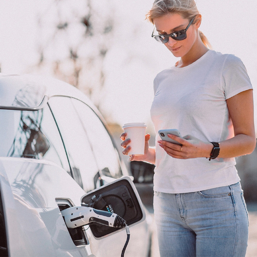 Mejores agencias para alquilar un auto eléctrico en USA