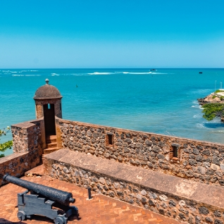 We work with the top car rental agencies in the DR